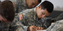 Cadetes del U.S. Army aprovechando oportunidades de educación